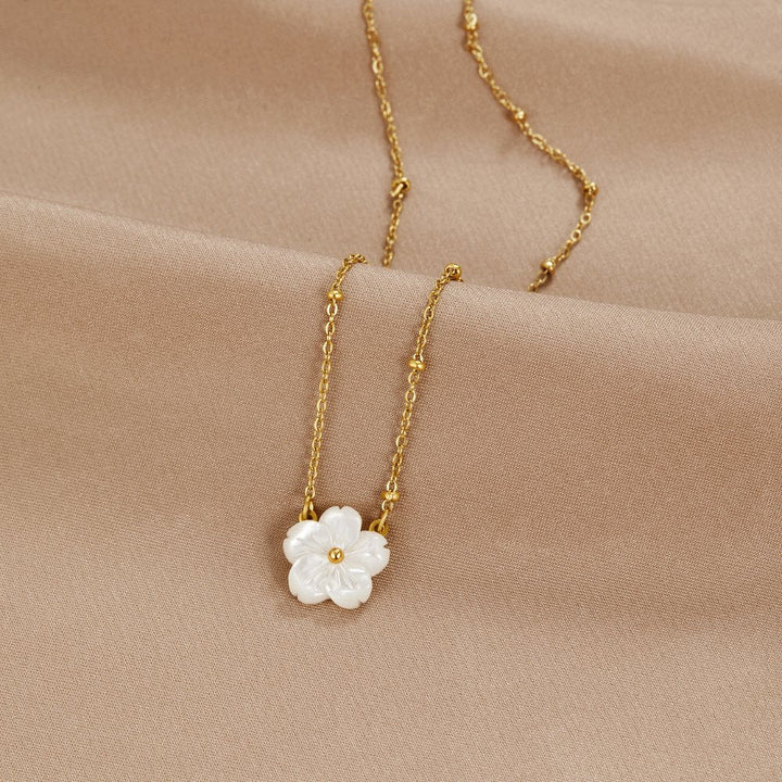 White Flower Necklace