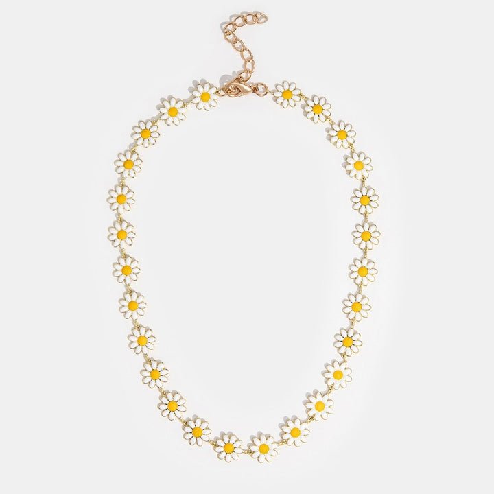 White Daisy Necklace