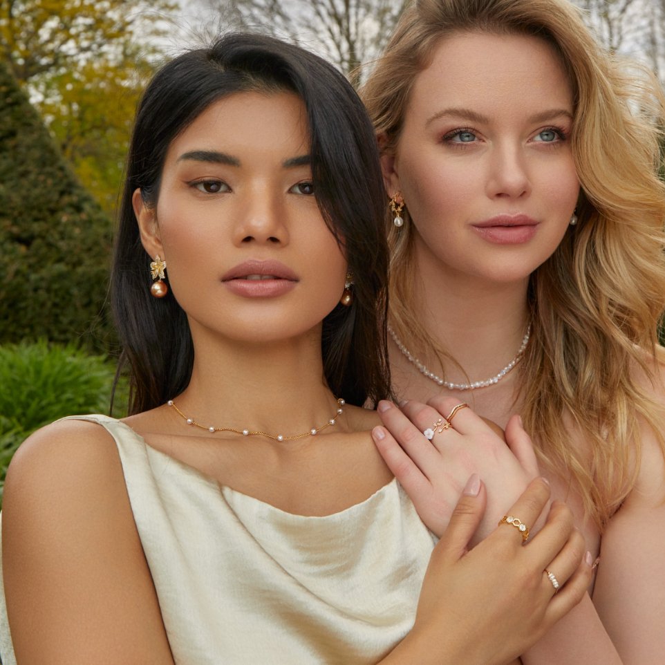 Golden Pearl Necklace Reine